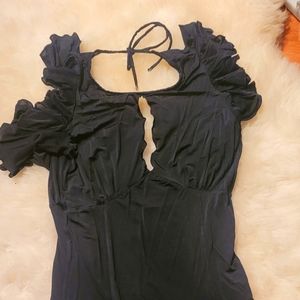 Formal dress ,black,size 4,Hugo,ruffle sleeves